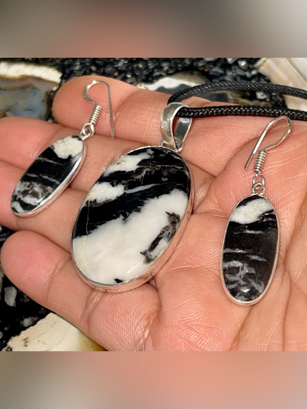 White Buffalo Turquoise Pendant & Earrings Set - Picture 12 of 17